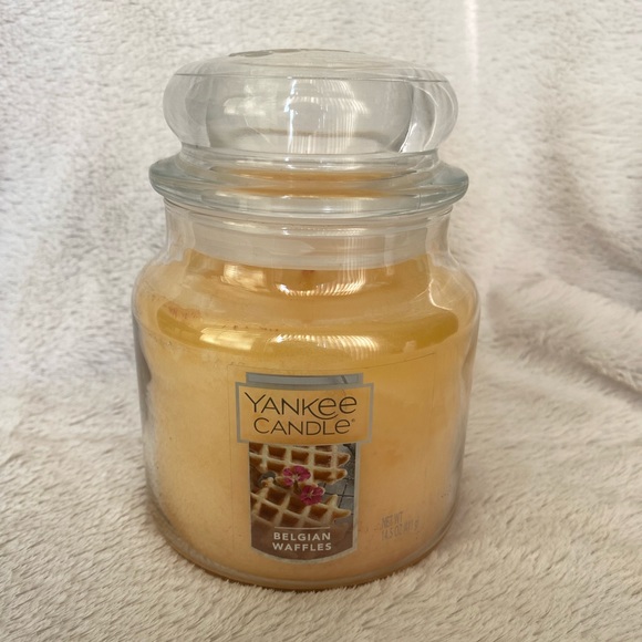 Yankee Candle Belgian Waffles Medium 14.5 oz. Jar